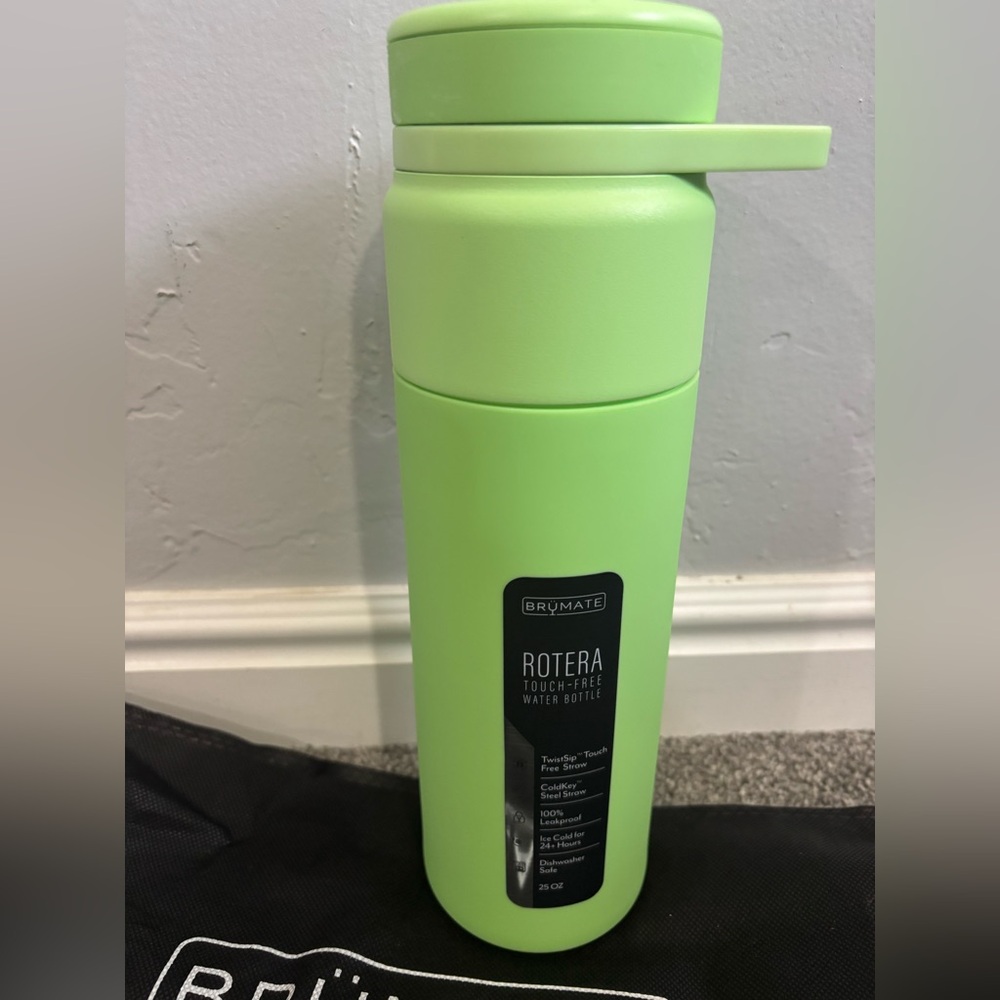 BrüMate Rotera 25oz Touch-Free Water Bottle - Kiwi - Picture 2 of 5